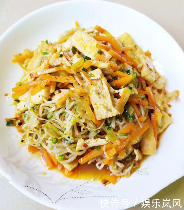 年夜饭，别总是大鱼大肉的，学会这道“万能凉拌汁”，拌啥啥香