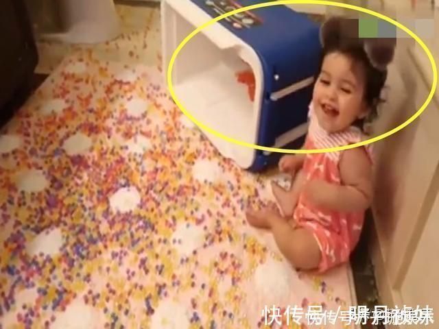 妈妈|宝宝躲在卫生间,妈妈看到后哭笑不得,网友:密恐要犯了