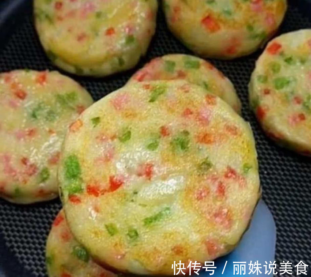 2个土豆1碗面粉,自制营养美味早餐饼,大人孩子每天都吃不厌!