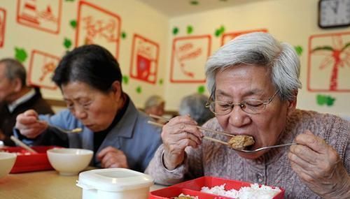 凌晨3、4点睡不着医生提醒做好4点告别失眠,一觉睡到大天亮
