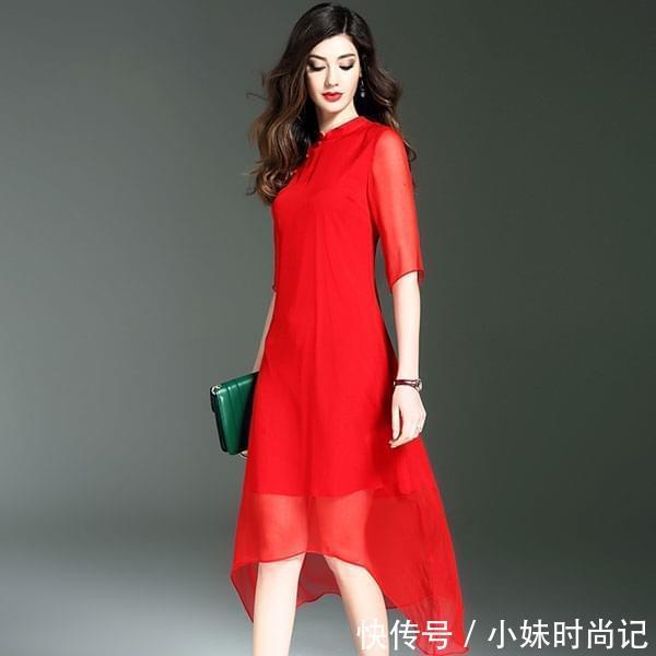 真丝|高贵又优雅的真丝连衣裙,搭配双高跟鞋,凉爽又不失名媛范