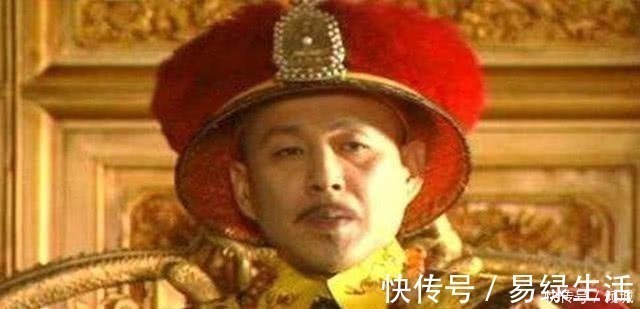 文武百官&康熙拜孔子不愿下跪, 大臣遮住墓碑上一个字后, 他立即跪下!