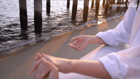 大长腿|188cm“乌克兰帅哥”B站爆红!漫画脸顶级身材,却发现是女扮男装