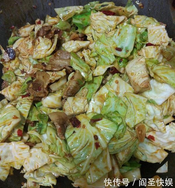包菜炒肉|减脂瘦身的晚餐就是它了,吃了以后体重蹭蹭往下降,成本只要2元