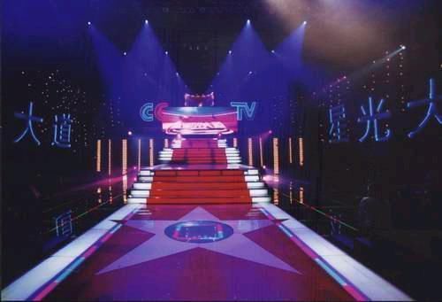 星光大道走红后四处捞金,被骂草根歌手杨光今怎样