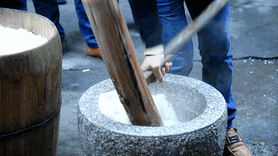 过年都要抢着吃的红糖糍粑！软糯香甜，寓意团团圆圆，全家人都爱