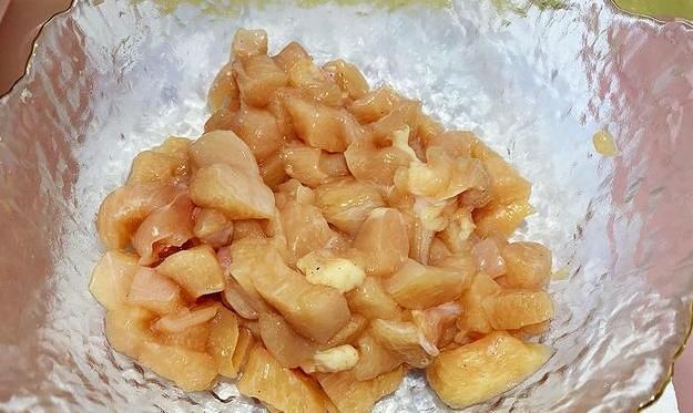  鸡胸肉|面条这样做太好吃了，加几个香菇一块鸡肉，汤鲜味浓