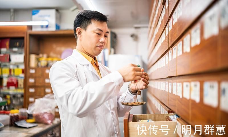 乏力|李时珍留下的3味草药,睡前煮水喝,把阳气“赶出来”