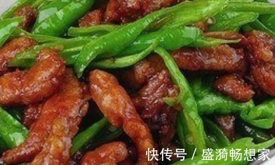 出锅色泽漂亮超有食欲，鲜辣干香，汤汁下饭，爷俩吃的那叫一个香