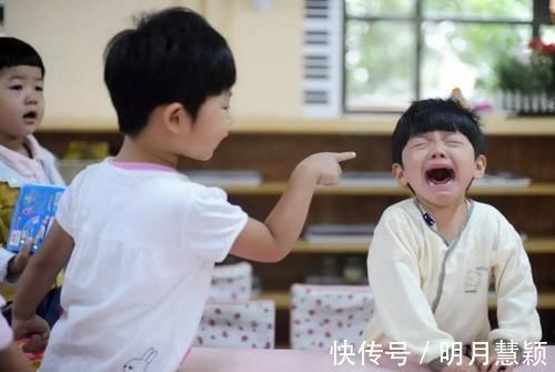 宝宝|宝宝长出吓人的双排牙,只因宝妈准备饮食时,多做了一件事