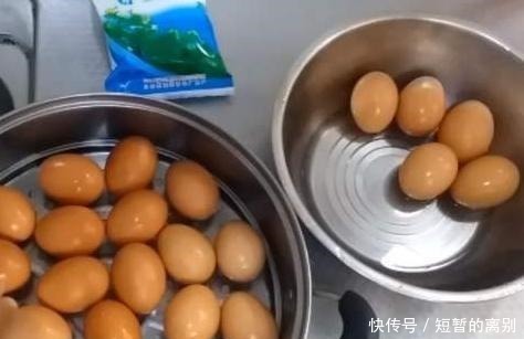 腌咸鸡蛋时，只放盐就错了，学会“这5个”步骤，鸡蛋起沙又流油