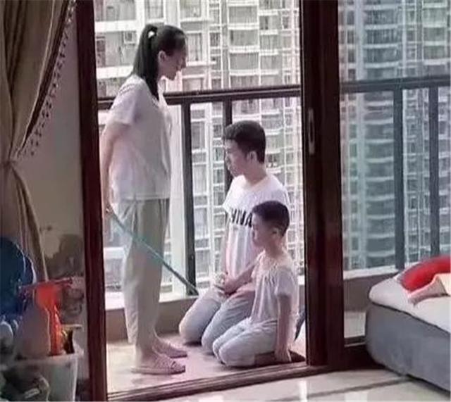 训斥|6岁儿子不听话,被妈妈训斥后求助,没想到爸爸一点都“不给力”