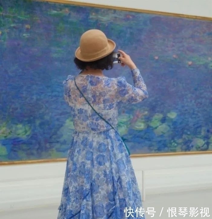 名画&他花2年时间,拍下1000个“撞衫”的人:撞衫不可怕,可怕的是……
