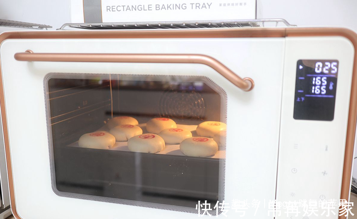 倍儿香的苏式鲜肉月饼,大口吃肉真过瘾,简单几步让酥皮轻薄如雪