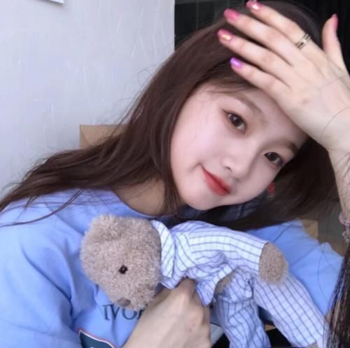 些女|经常对嘴唇做这3种举动的女生,分分钟逆袭“樱桃唇”,不妨自测