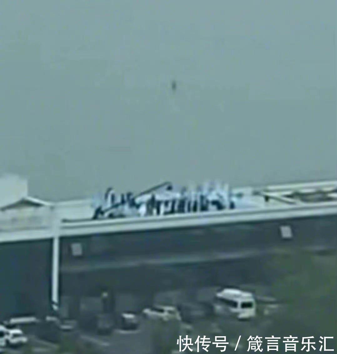 INTO1参加《快本》路透照过于模糊的原因曝光,粉丝太不容易了