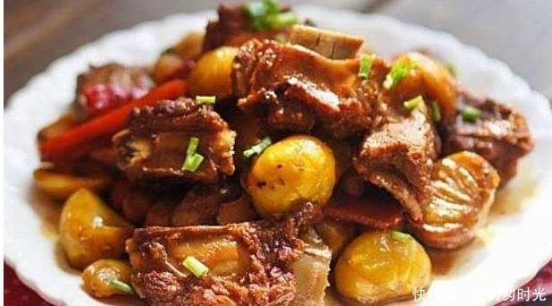 其乐融融|在家准备了几道拿手好菜,美味极了,一家人吃得其乐融融