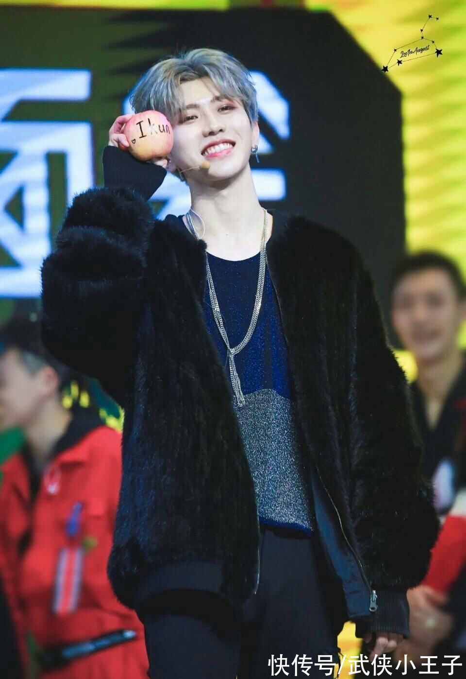 蔡徐坤不止颜值能打？在江苏卫视跨晚，又被网友挖到一惊艳细节