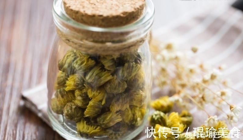 忍冬科|菊花和此物一起泡,常喝眼睛明亮,失眠好了,去肝火,谁喝谁健康