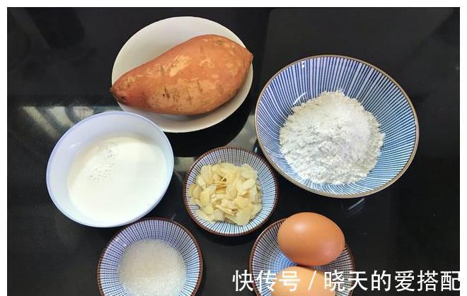 烤箱|1个红薯加2个鸡蛋，做成营养早餐，低卡饱腹不怕胖，简单又省事