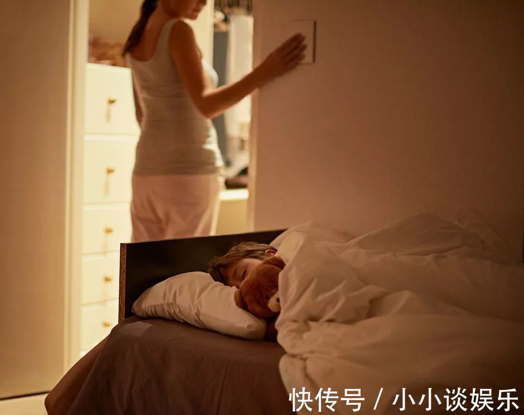 睡眠时间|在家从不午睡,去幼儿园后却会乖乖睡觉,看完监控让人心疼