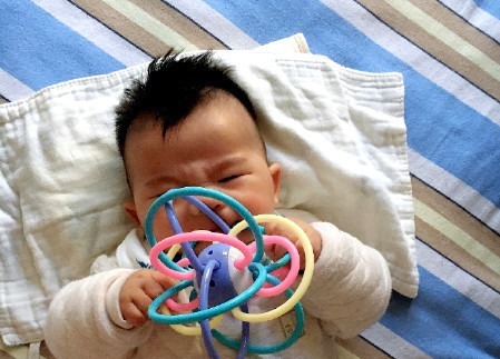 喂奶|1-6个月宝宝的育儿难点,记住6个“关键词”,附详细养护建议