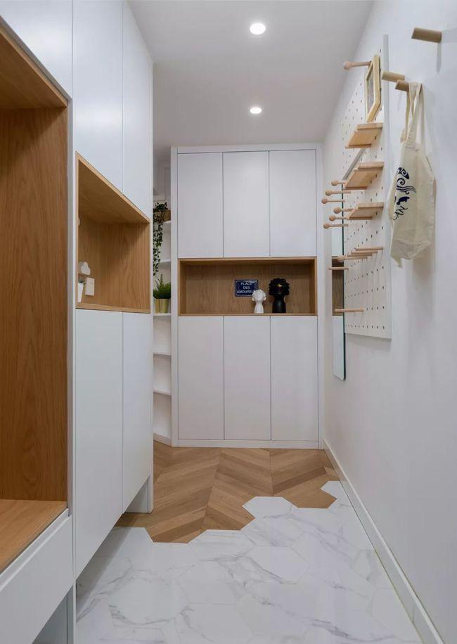 衣帽间|只在玄关打了一排柜子,发到朋友圈点赞上千,都说回家拆了重装!