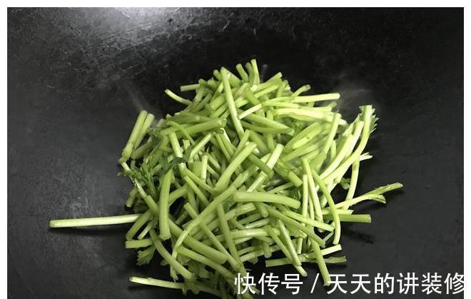 肠胃|这菜我家隔三差五做次,清肠胃,促消化,快手简单,3分钟出锅