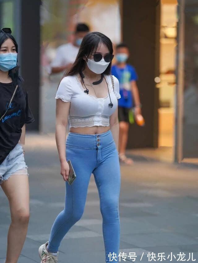 女人味 充满女人味的打底裤穿搭,造型才能远离沉闷感,身材匀称