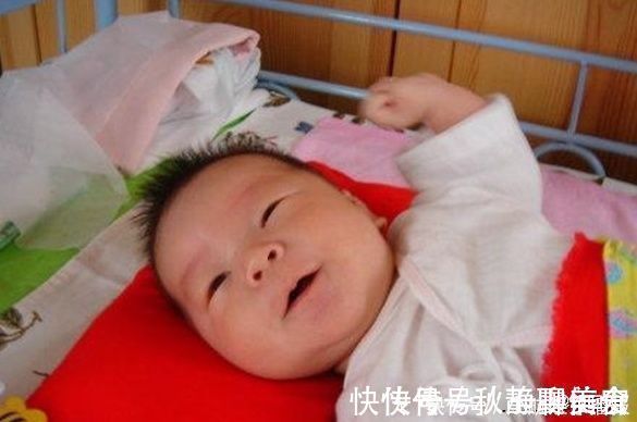 发育|为了孩子的大脑发育,孩子睡醒时如果有这些表现,宝妈最好先别抱