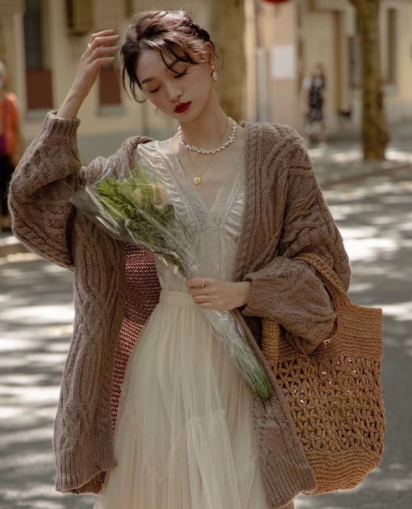 博主|入冬怎么穿又暖又美?试一试“毛衣”穿搭,提升气质又温柔优雅!