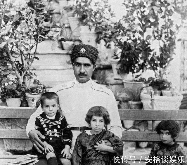 下场|唯一建国后改姓的国家，改姓后两代国王下场凄惨到了极点