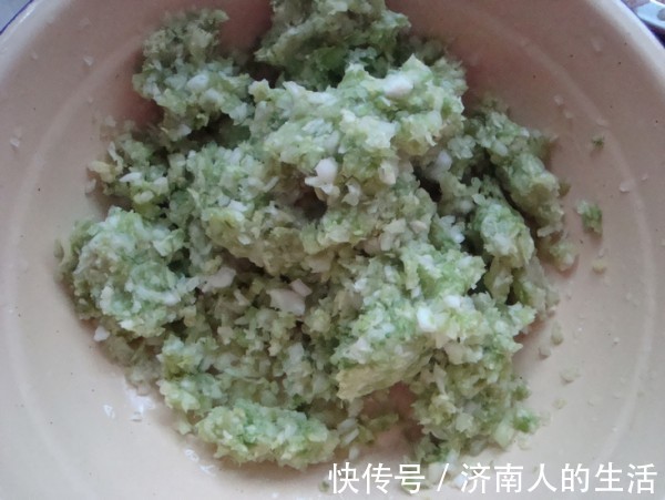 试试此种馅的饺子，保证你吃过一次后，不再只喜欢吃肉馅的！
