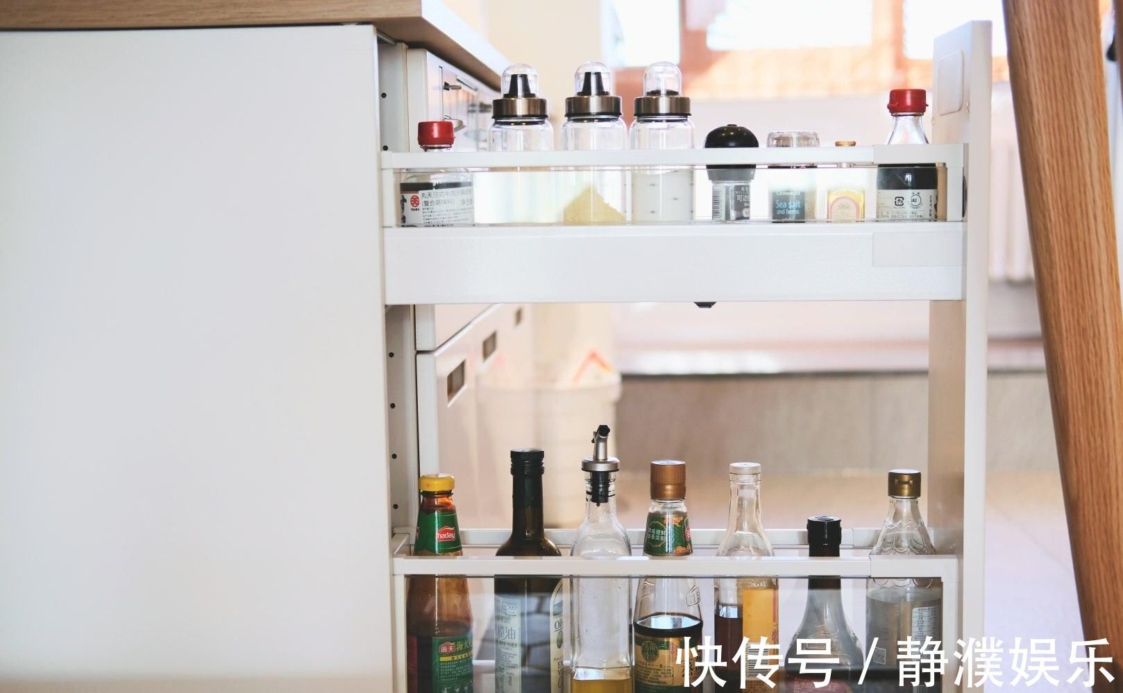 吊柜|原来不懂,厨房瓶瓶罐罐堆灶台!其实早该这样弄,干干净净又高级