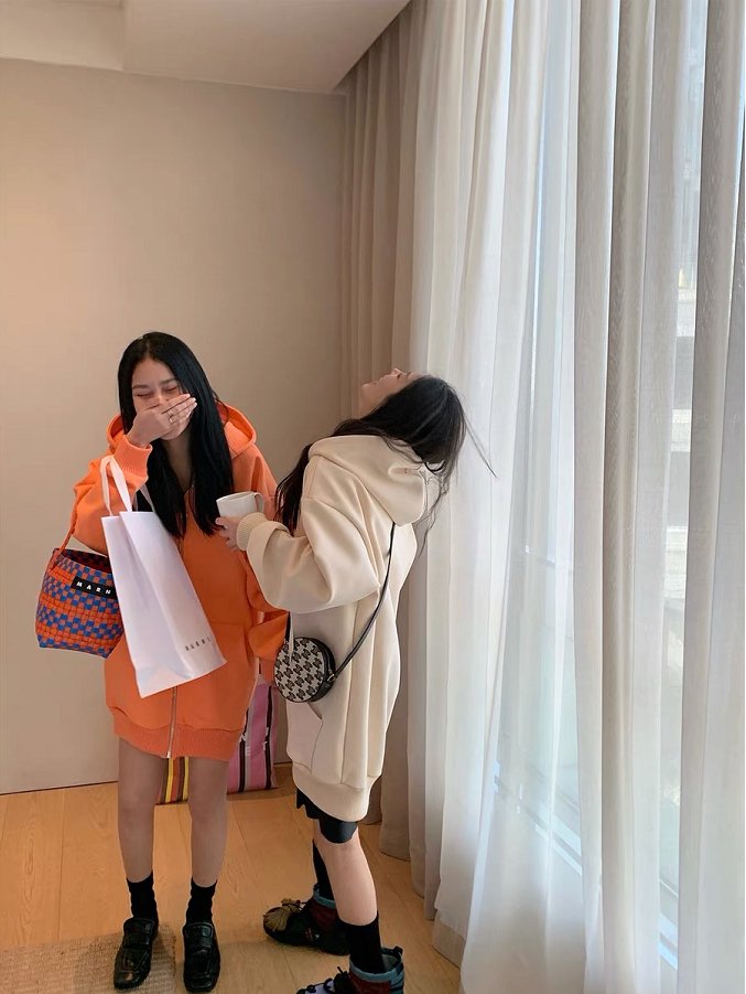 卫衣|卫衣+裙子，卫衣+衬衫，初秋这样穿太好看了