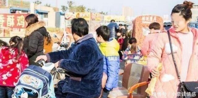 儿子质问妈妈:为啥别的妈都开车就你骑电动?宝妈回答堪称教科书