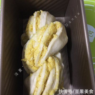 用这个技巧做#福气年夜菜#椰蓉吐司，味道好吃极了