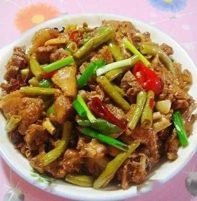 好吃|好吃又下饭的酸豆角做法，绝对挑逗你的食欲噢！！