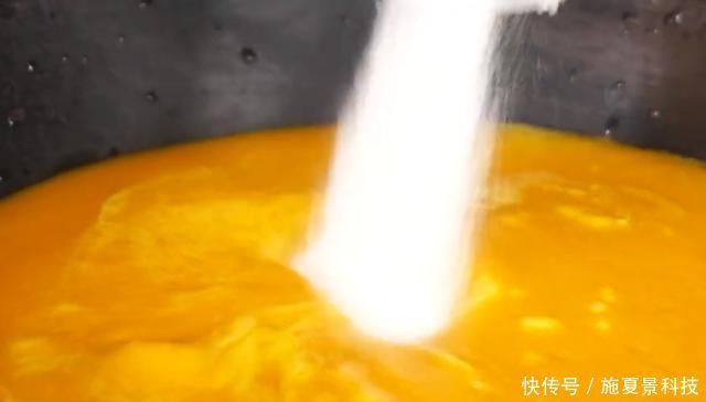 南瓜新做法,不蒸不煮不烙饼,香甜Q弹,孩子一口一个,直说好吃