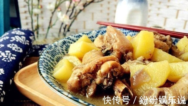正确做法|炖鸡时，有人焯水，有人直接炖，都不对，教你最正确做法，香掉牙