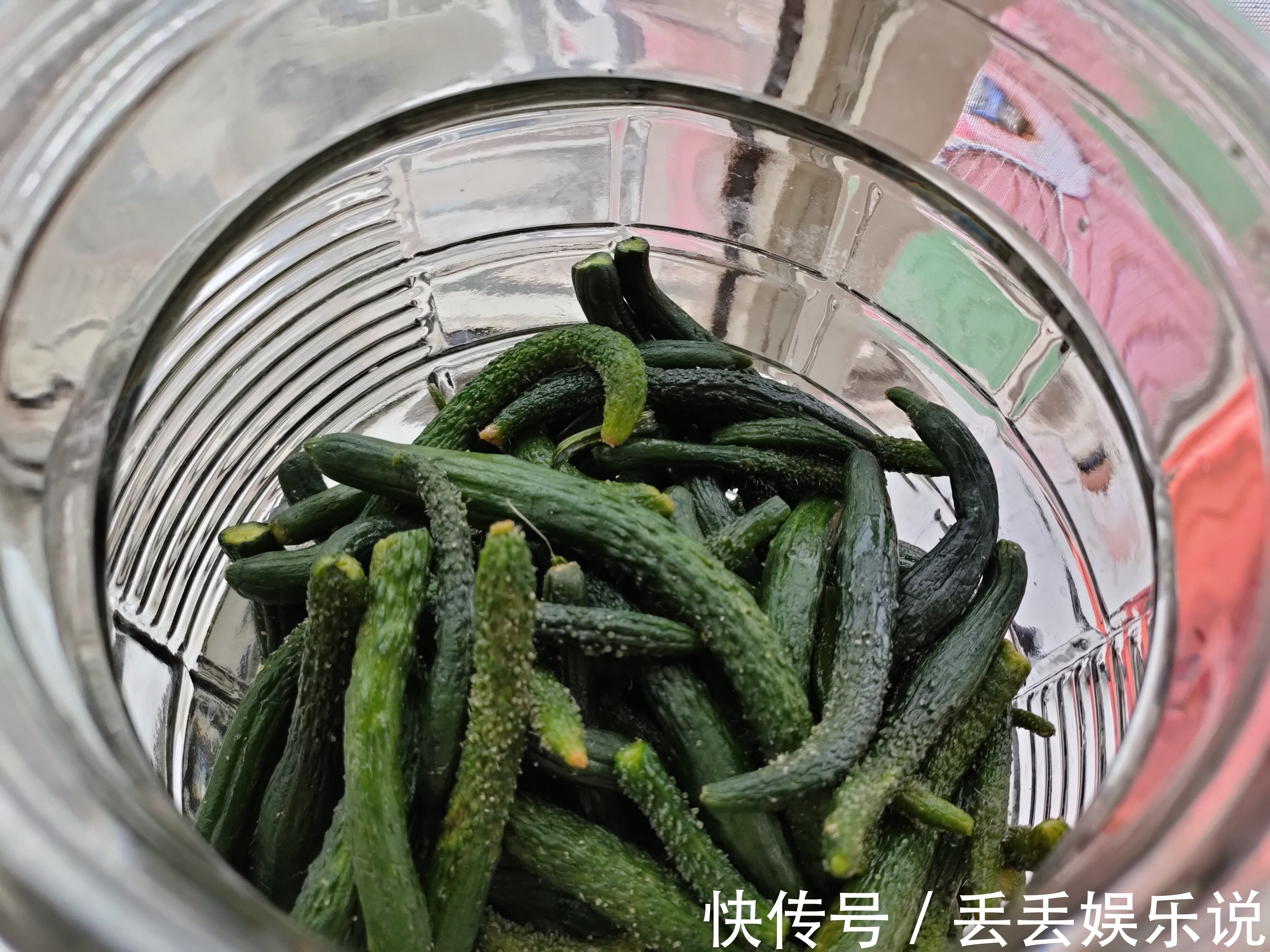 腌黄瓜咸菜,切记不要“放1样”,婆婆教我的方法,放一年都不坏