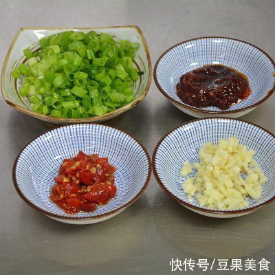 郫县豆瓣|#夏日开胃餐# 5分钟开胃下饭的香辣豆腐