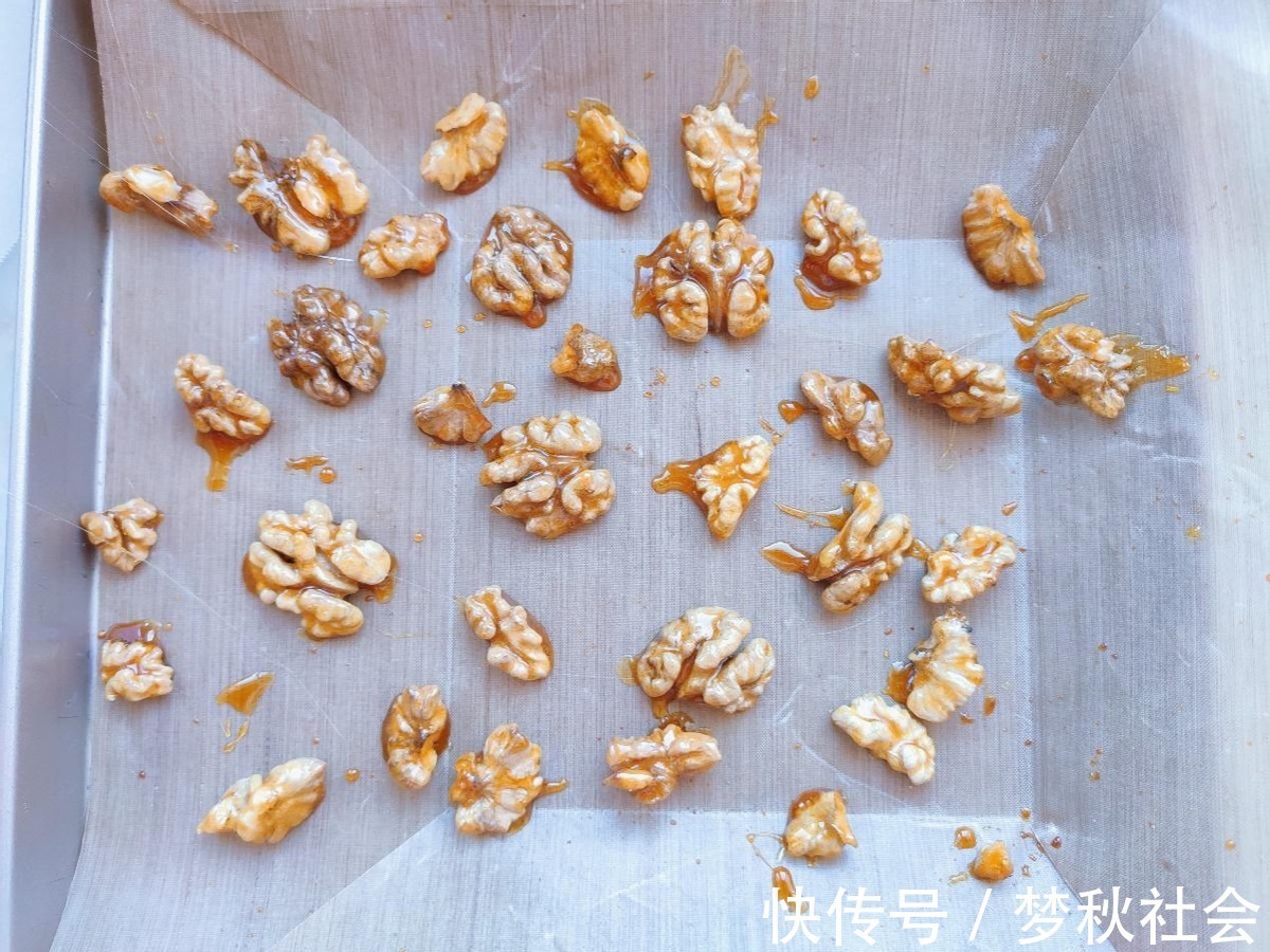 冰糖块|自制琥珀核桃,香甜酥脆,大人小孩都爱吃,比买的还好吃