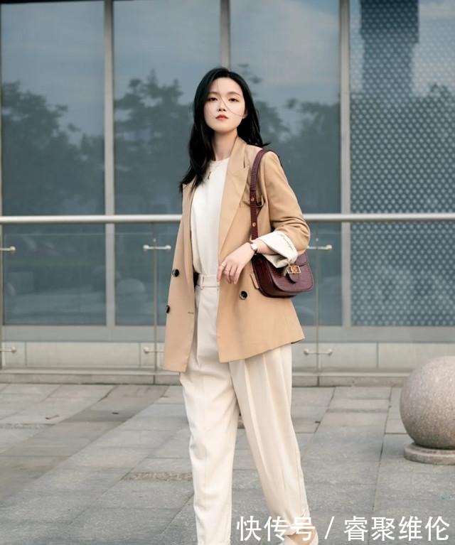 今春火了一种穿法,叫“西装+卫衣”,青春又时尚,小个子也适合
