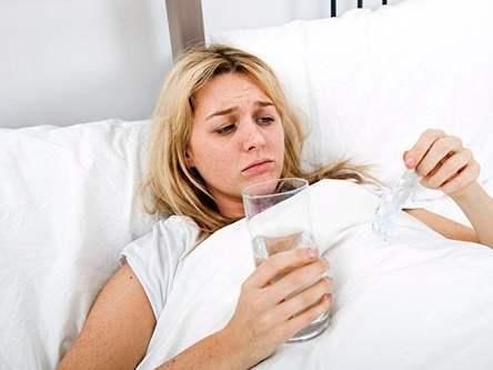 睡眠时间|人过五十想要长寿最先靠自己,少做3件事喝两种水,增寿命还健康