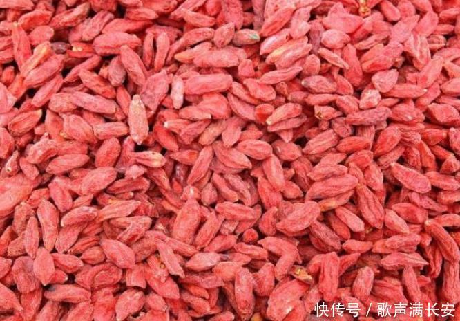  中药|聪明女人冬季养生，黄芪加它这样喝，坚持一个月，健脾胃、补气血