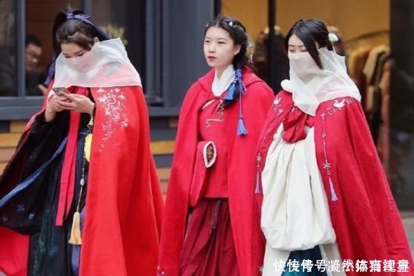 床单|汉服为啥一夜之间火起来了?只因当年披床单的熊孩子长大了?