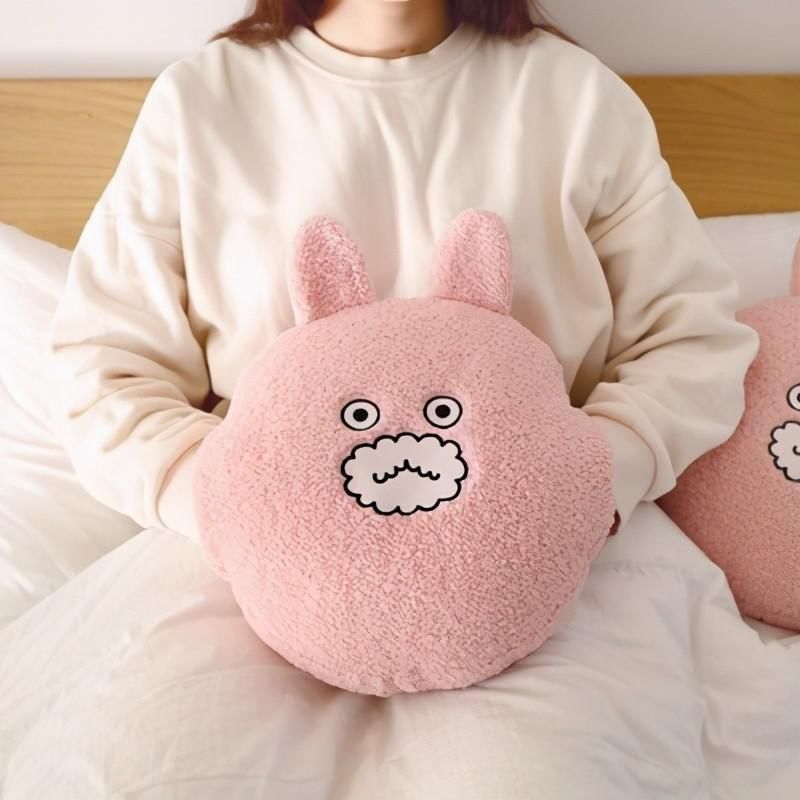 迪士尼大头暖手抱枕 寒流必备！伸进去瞬间暖和　耳朵还能动起来