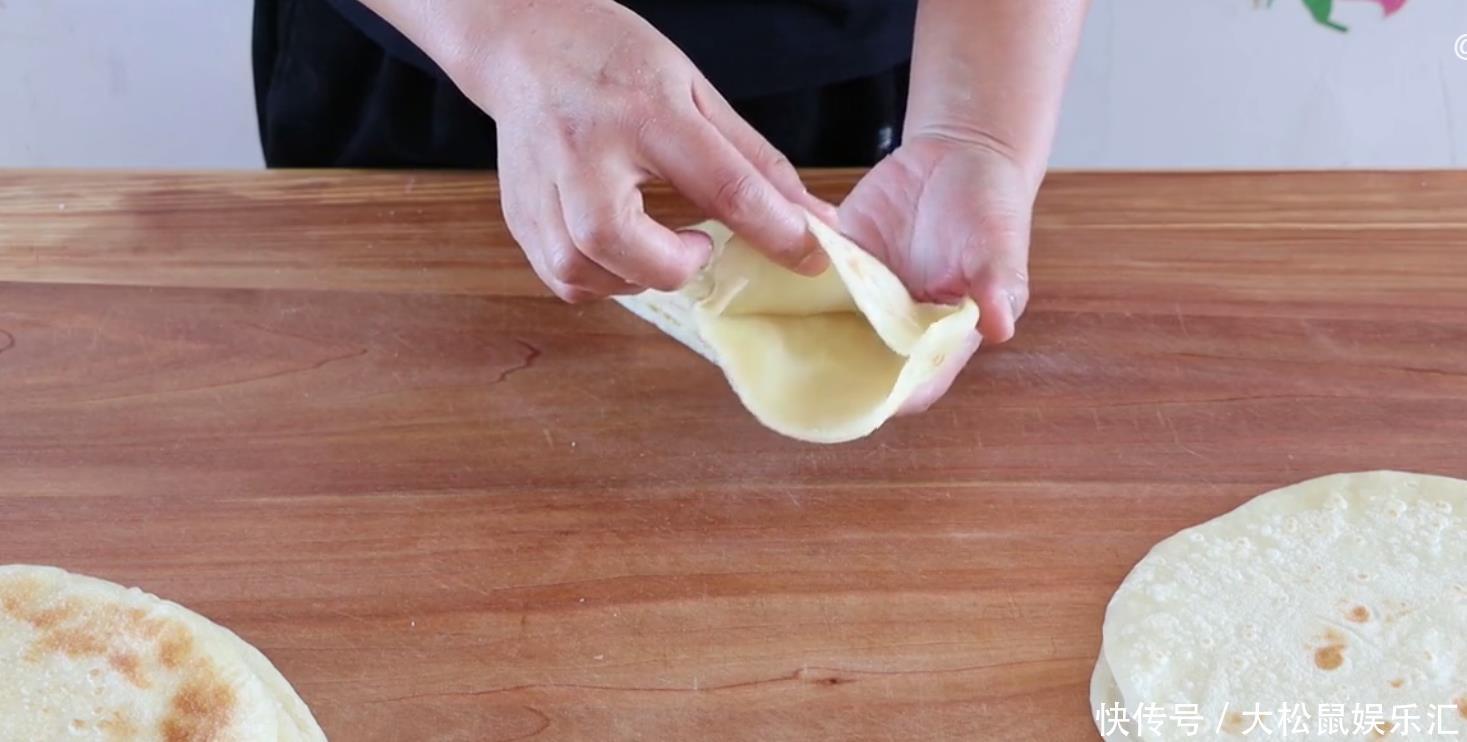 学会这个和面配方:做出家常饼,口袋饼,春饼,个个柔软好吃