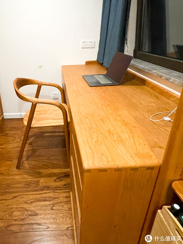 书桌|开门见厅小户型,留出1㎡给玄关加点戏,空间利用率狠狠拿捏